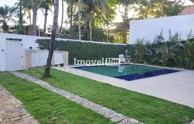 Imagem: A casa em condomínio possui 5 Dormitórios, 5 Banheiros, 4