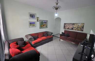 Imagem: A casa possui 5 Dormitórios, 4 Banheiros, 3 Vagas na garagem