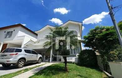 Imagem: A casa em condomínio possui 4 Dormitórios, 5 Banheiros, 4