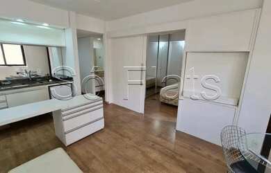 Imagem: O apartamento possui 1 Dormitório, 1 Banheiro, 1 Vaga na garagem