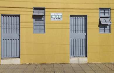 Imagem: A casa possui 2 Dormitórios, 2 Banheiros, 1 Vaga na garagem