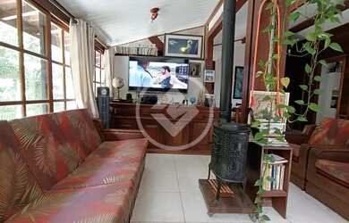 Imagem: A casa em condomínio possui 3 Dormitórios, 3 Banheiros, 4