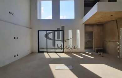 Imagem: O depósito possui 5 Vagas na garagem e 1200m² de Área e está