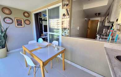 Imagem: O apartamento possui 2 Dormitórios, 2 Banheiros, 1 Vaga na