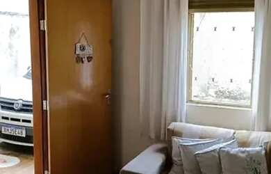 Imagem: A casa possui 3 Dormitórios, 2 Banheiros, 3 Vagas na garagem