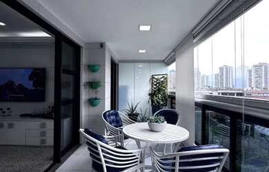 Imagem: O apartamento possui 3 Dormitórios, 3 Banheiros, 2 Vagas na