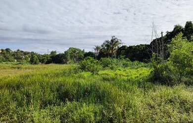 Imagem: O terreno possui 2.400m² de Área e está localizado em Village