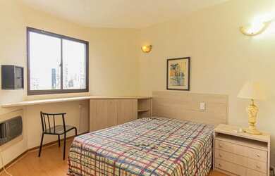 Imagem: O apartamento possui 1 Dormitório, 1 Banheiro, 1 Vaga na garagem