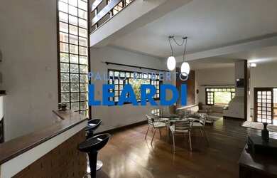 Imagem: A casa em condomínio possui 3 Dormitórios, 5 Banheiros, 2