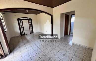 Imagem 4: Venda - Casa com edícula, 3 quartos, 2 vagas, Churrasqueira, Quintal Amplo, Próximo ao Sho