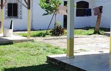 Imagem: A casa possui 4 Dormitórios, 2 Banheiros e 4 Vagas na garagem