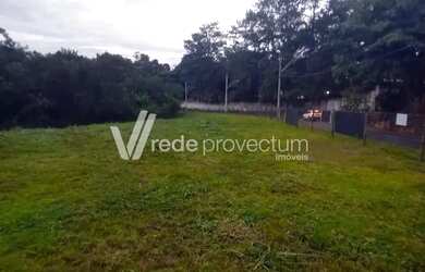 Imagem: O terreno possui 4.620m² de Área e está localizado em Parque