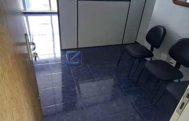 Imagem: O depósito possui 1 Vaga na garagem, 43m² de Área e está