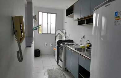 Imagem: O apartamento possui 2 Dormitórios, 1 Banheiro, 1 Vaga na garagem