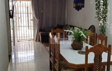 Imagem: A casa em condomínio possui 2 Dormitórios, 1 Banheiro, 2 Vagas