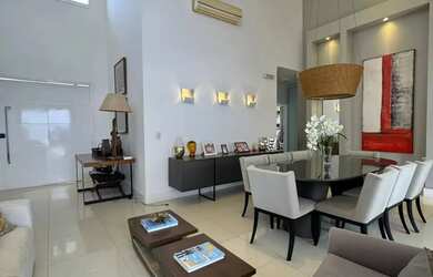 Imagem: A casa em condomínio possui 4 Dormitórios, 4 Banheiros, 2