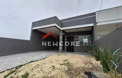 Imagem: A casa possui 3 Dormitórios, 2 Banheiros e 90m² de Área e