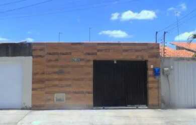 Imagem: A casa possui 2 Dormitórios, 1 Banheiro, 275m² de Área e