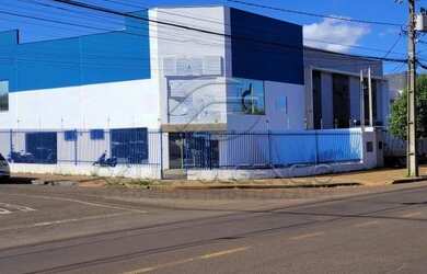 Imagem: O depósito possui 5 Vagas na garagem, 465m² de Área e está