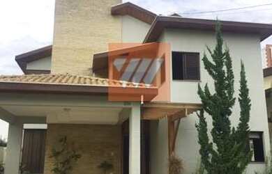 Imagem: A casa em condomínio possui 5 Dormitórios, 3 Banheiros, 4