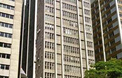 Imagem: O depósito possui 2 Vagas na garagem, 150m² de Área e está