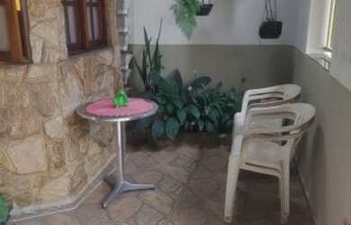 Imagem: A casa em condomínio possui 3 Dormitórios, 2 Banheiros, 2