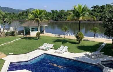 Imagem 4: Casa de Alto Luxo no Residencial Marina Guarujá