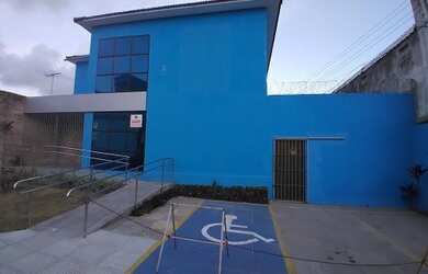 Imagem: A casa possui 5 Dormitórios, 3 Banheiros, 3 Vagas na garagem