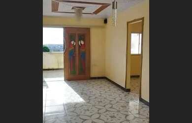 Imagem: A casa possui 3 Dormitórios, 2 Banheiros e está localizado