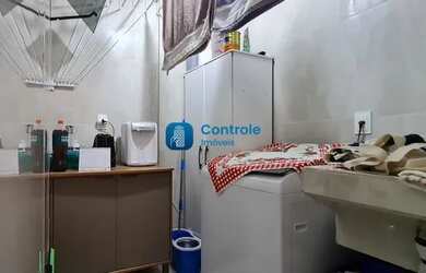 Imagem: O apartamento possui 1 Dormitório, 1 Banheiro, 1 Vaga na garagem