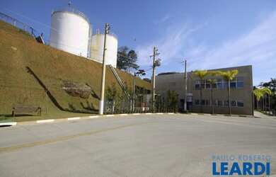 Imagem: O depósito possui 1.454m² de Área, Imóvel novo e está