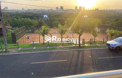 Imagem: A casa possui 4 Dormitórios, 4 Banheiros, 3 Vagas na garagem