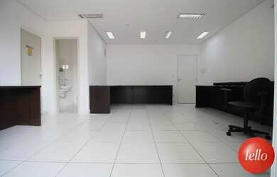 Imagem: O depósito possui 2 Vagas na garagem, 116m² de Área e está