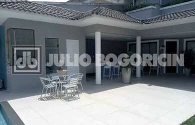 Imagem 4: JBB67203 Barra da Tijuca Casa Triplex 4 Suítes Piscina Sauna Churrasqueira...