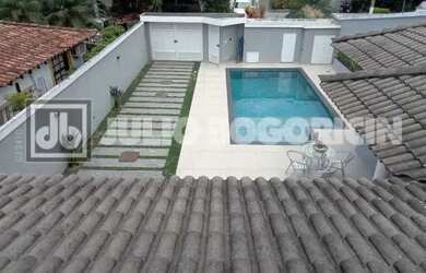 Imagem 2: JBB67203 Barra da Tijuca Casa Triplex 4 Suítes Piscina Sauna Churrasqueira...