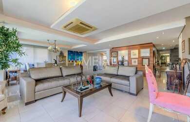 Imagem: O apartamento possui 3 Dormitórios, 5 Banheiros, 3 Vagas na