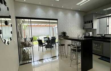 Imagem 6: Apartamento para aluguel possui 200 metros quadrados com 4 quartos