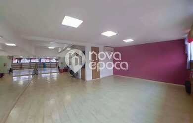 Imagem: O depósito possui 1 Vaga na garagem, 66m² de Área e está