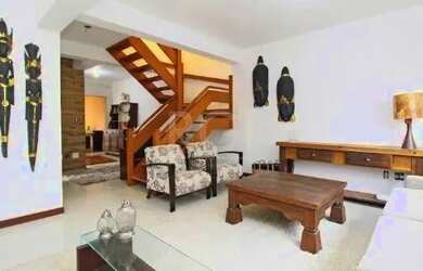 Imagem 8: Casa em Porto Alegre, no bairro Hípica, com 3 dormitório s , e 3 banheiros,...