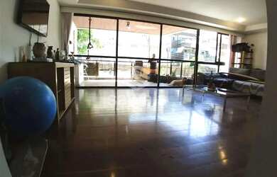 Imagem: O apartamento possui 3 Dormitórios, 3 Banheiros, 2 Vagas na