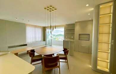 Imagem: O apartamento possui 3 Dormitórios, 2 Banheiros, 2 Vagas na