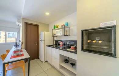 Imagem: O apartamento possui 1 Dormitório, 1 Banheiro, 1 Vaga na garagem