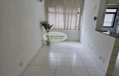 Imagem: O apartamento possui 1 Dormitório, 1 Banheiro, 1 Vaga na garagem