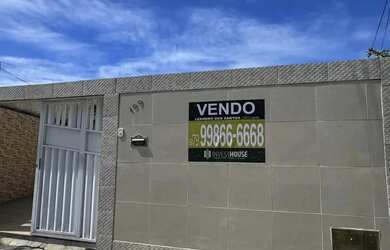 Imagem: A casa possui 3 Dormitórios, 2 Banheiros, 5 Vagas na garagem