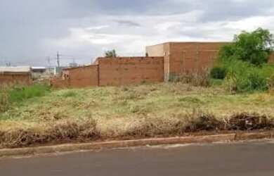 Imagem: O terreno possui 304m² de Área e está localizado em Serrana