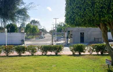 Imagem: A casa em condomínio possui 3 Dormitórios, 2 Banheiros e 2