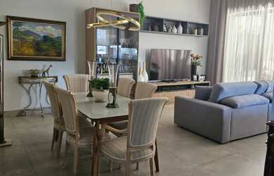 Imagem: A casa em condomínio possui 3 Dormitórios, 3 Banheiros, 4