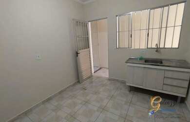 Imagem: A casa possui 1 Dormitório, 1 Banheiro, 40m² de Área e está