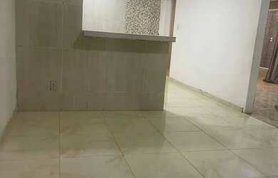 Imagem: A casa possui 2 Dormitórios, 2 Banheiros, 2 Vagas na garagem