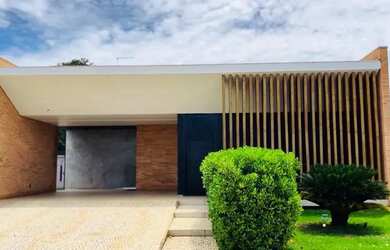 Imagem: A casa em condomínio possui 4 Dormitórios, 5 Banheiros, 4